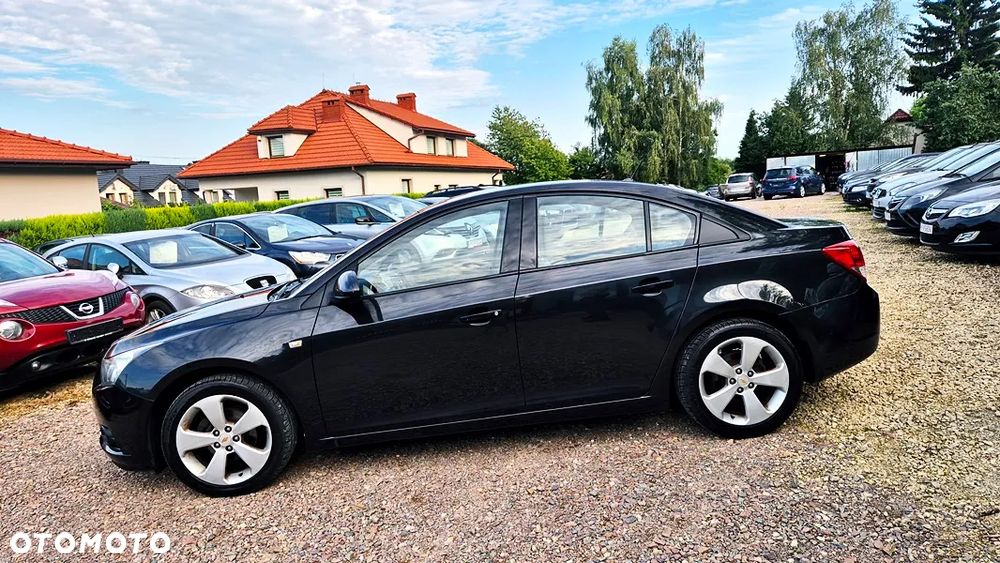 Chevrolet Cruze 1.6 LS - 21