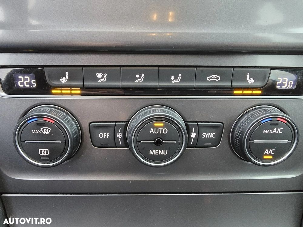 Volkswagen Golf - 11