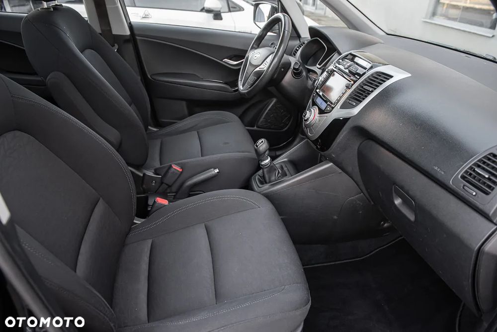 Hyundai ix20 1.6 CRDi blue YES Gold - 29