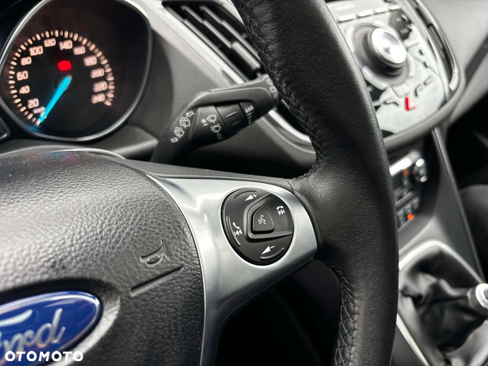 Ford Kuga 2.0 TDCi 2x4 Titanium - 26