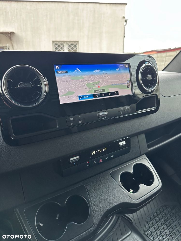 Mercedes-Benz Sprinter - 11