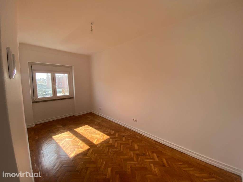 Excelente Apartamento T1 Totalmente Remodelado para Arrendar nas Ol... - Grande imagem: 3/12