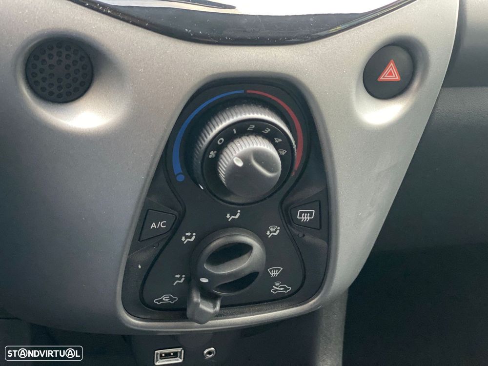 Toyota Aygo 1.0 X-Play+AC+X-Touch - 19