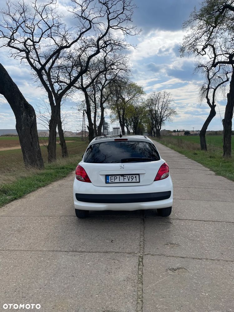 Peugeot 207 1.4 HDi Presence - 4