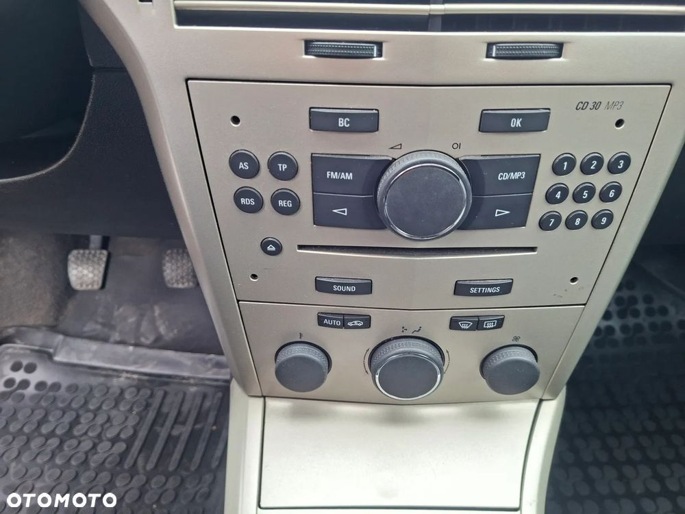 Opel Astra 1.9 CDTI Enjoy - 11