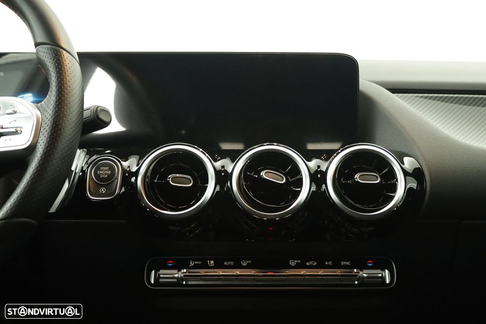Mercedes-Benz GLA 200 AMG Line - 9