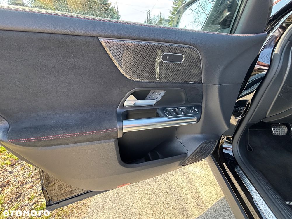 Mercedes-Benz GLA 200 7G-DCT AMG Line - 12