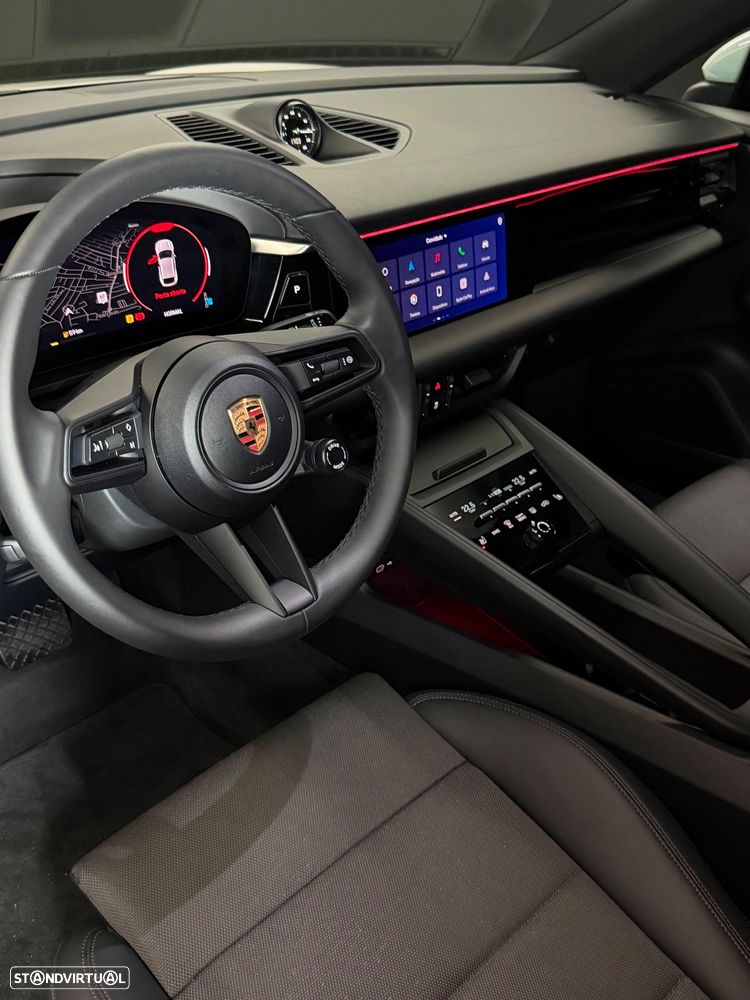 Porsche Macan Electric - 14