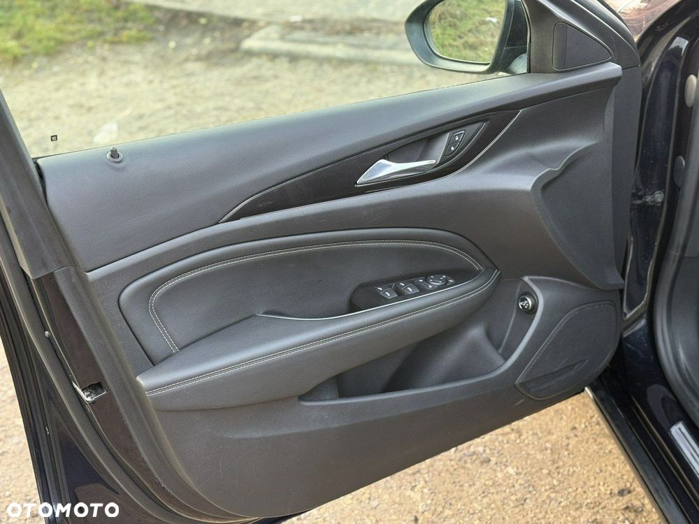 Opel Insignia - 15