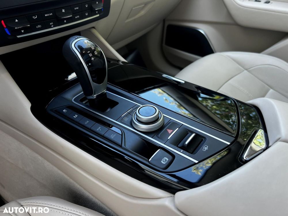 Maserati Levante - 13