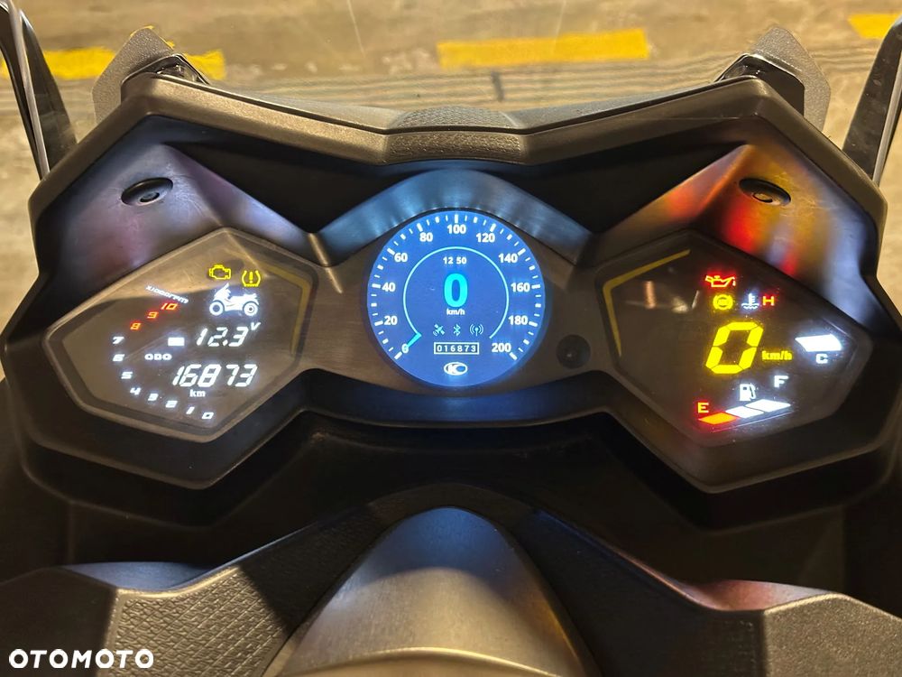 Kymco AK 550 - 5