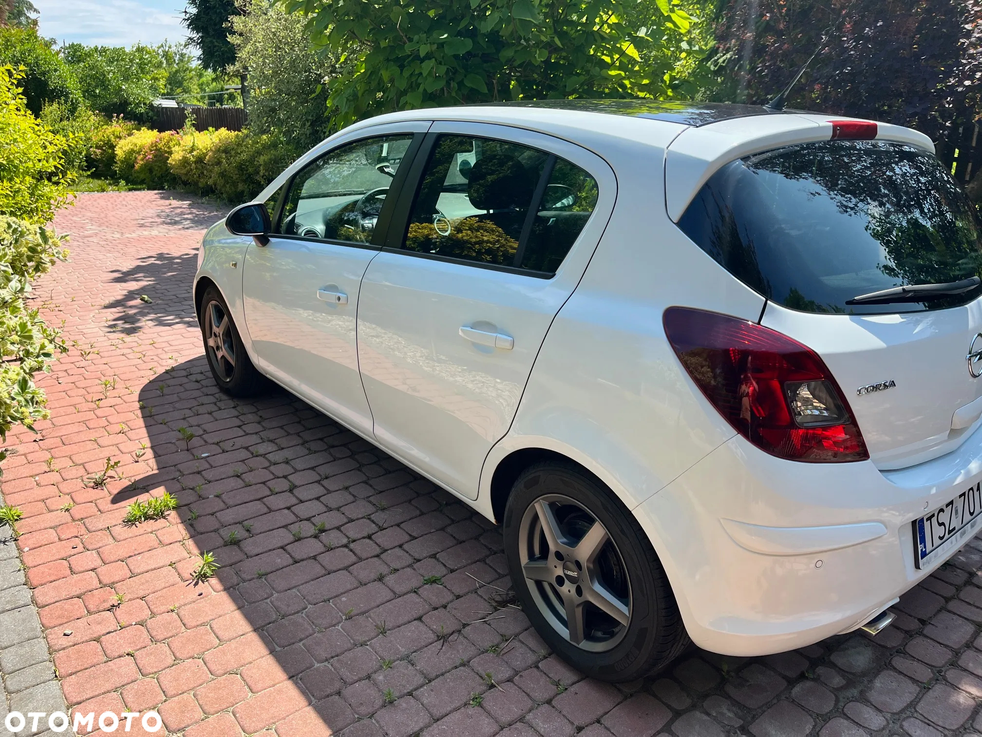 Opel Corsa 1.2 16V Enjoy - 10