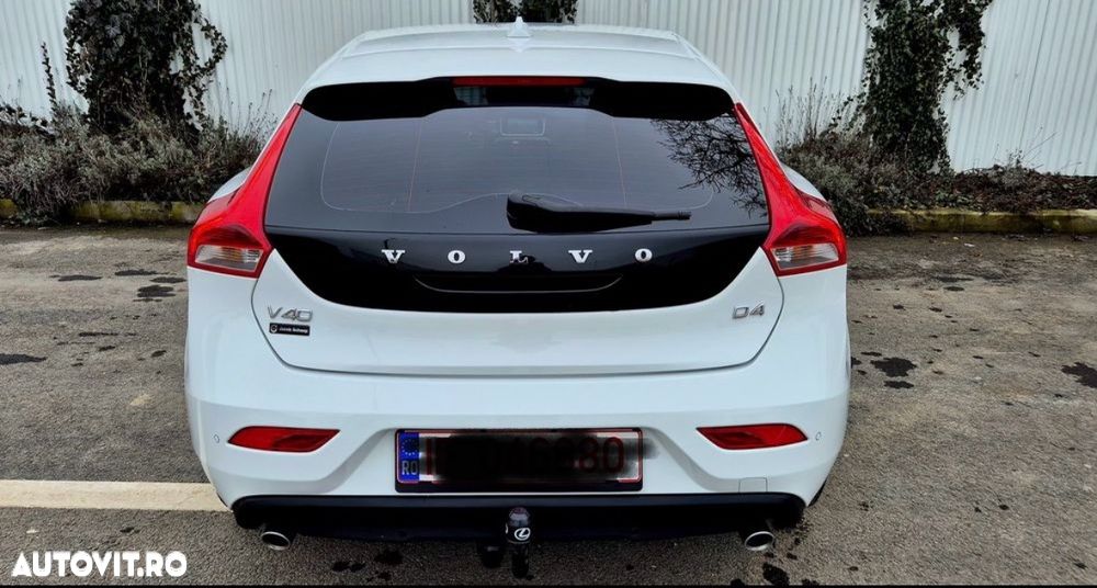 Volvo V40 D4 Momentum - 11