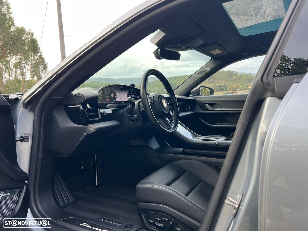 Porsche Taycan Turbo S - 15