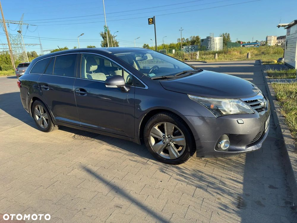 Toyota Avensis 2.2 D-4D Prestige - 2