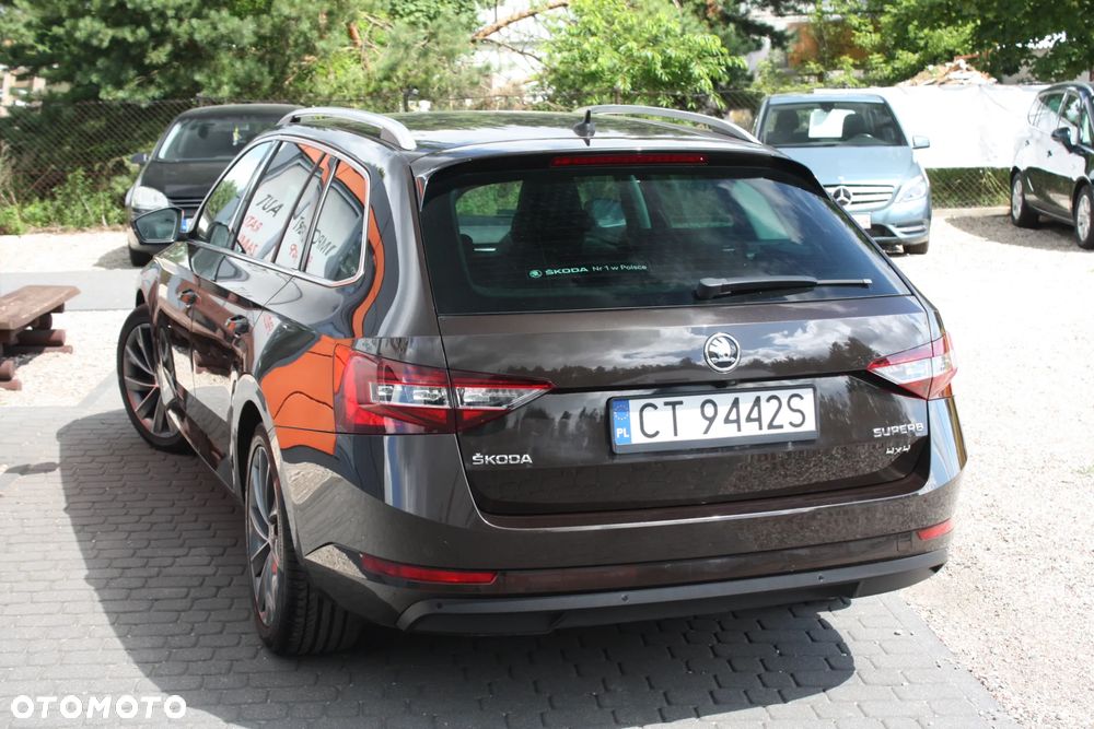 Skoda Superb 2.0 TDI 4x4 L&K DSG - 20