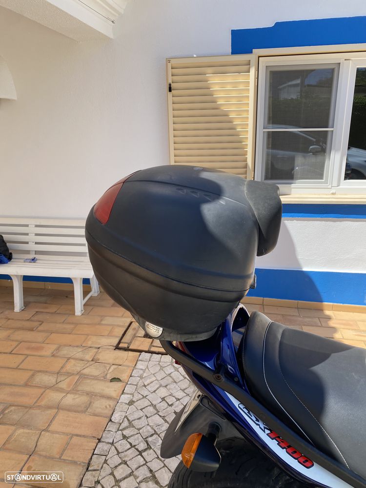 Suzuki GSX 1400 K7 FE - 8