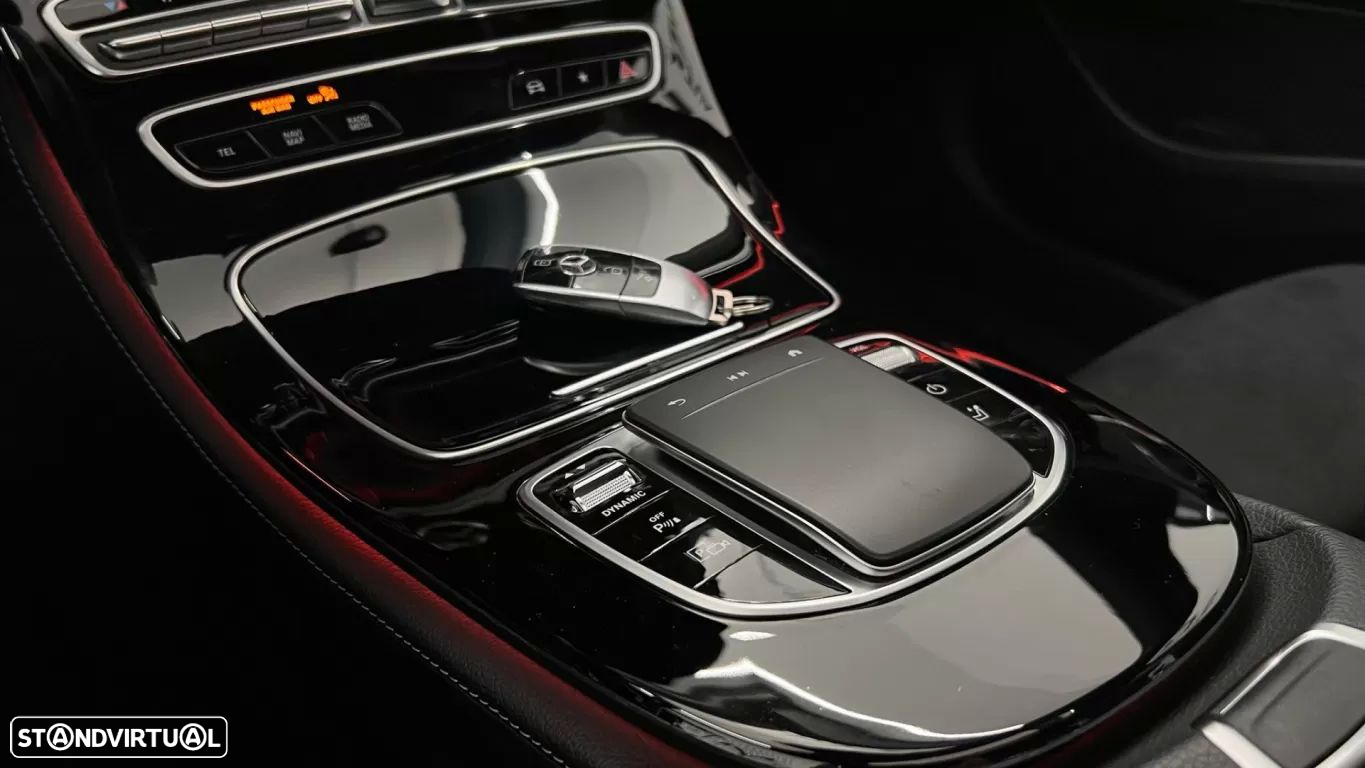 Mercedes-Benz E 300 de AMG Line - 26