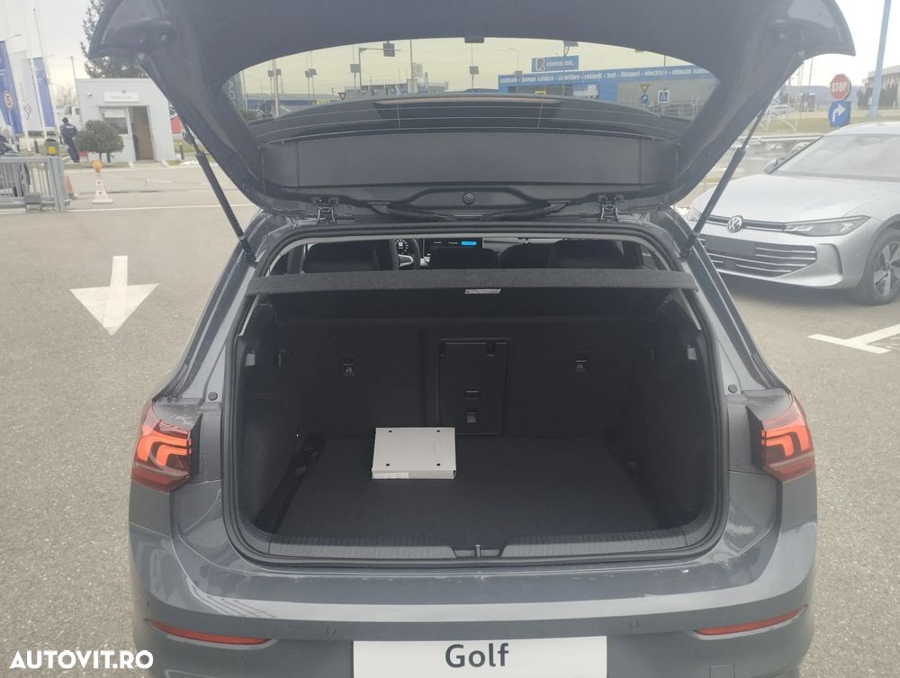 Volkswagen Golf - 11