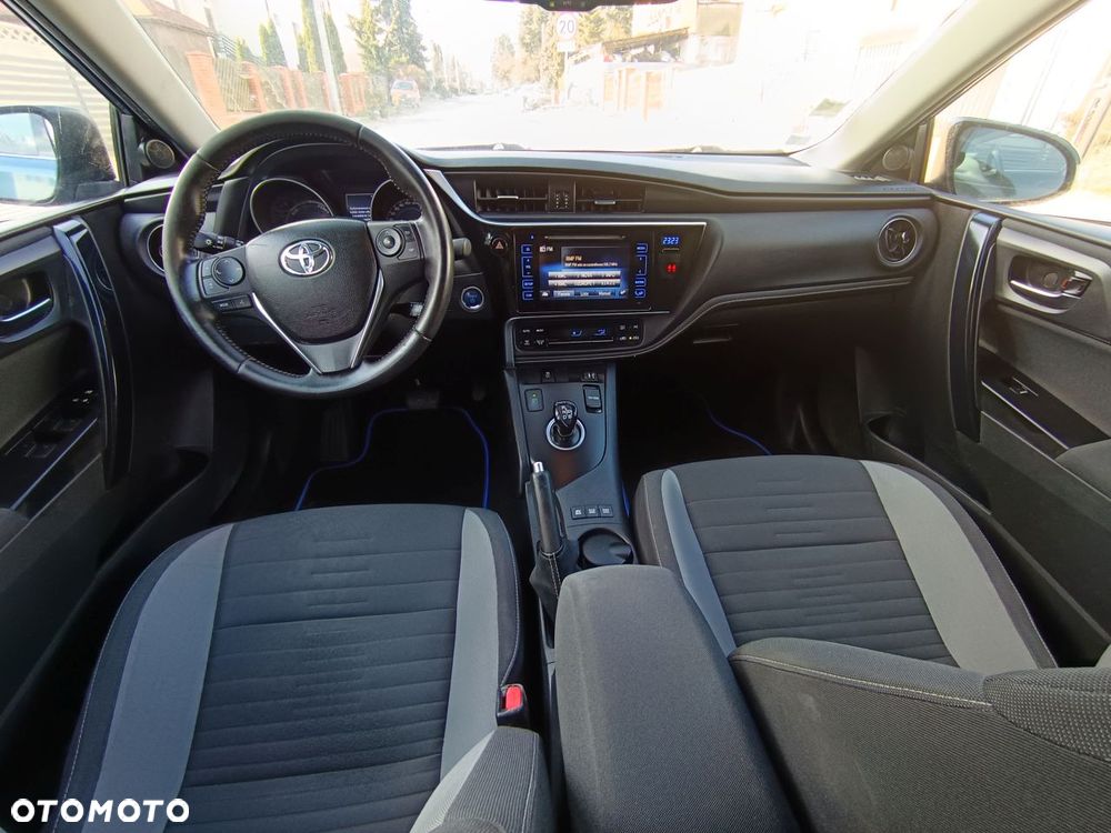 Toyota Auris - 11