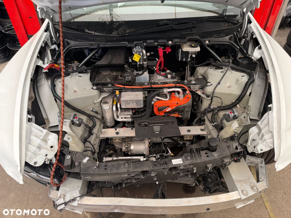 Tesla Model Y Long Range Dual Motor AWD - 5