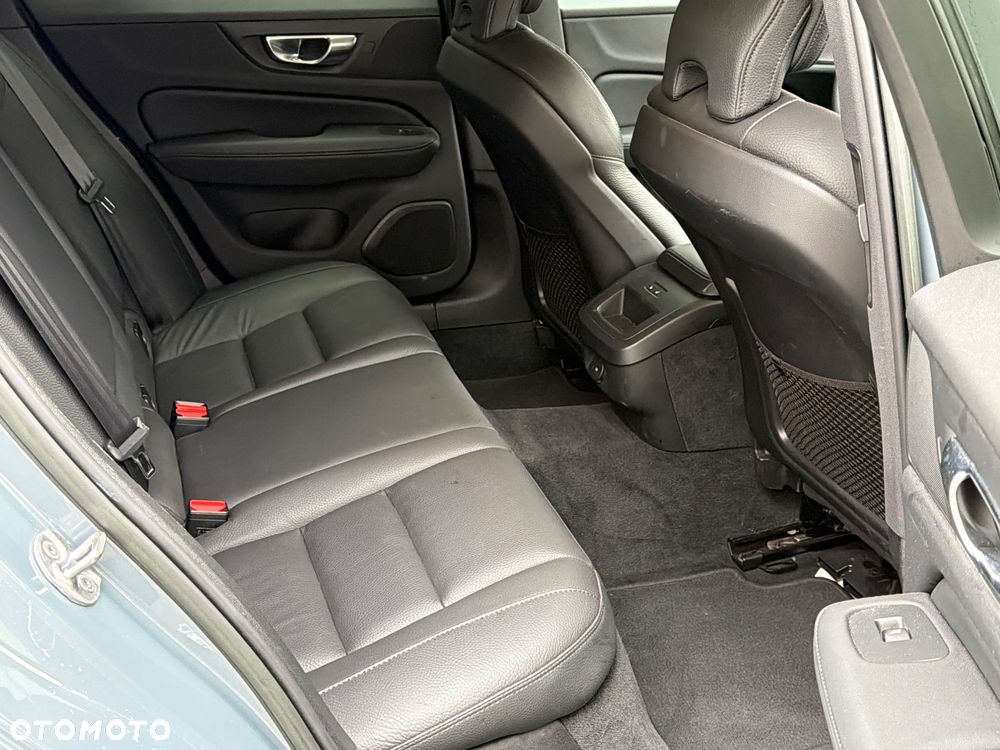 Volvo V60 B3 B Plus Dark - 13