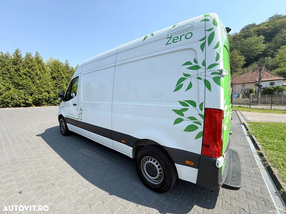 Mercedes-Benz eSprinter - 4