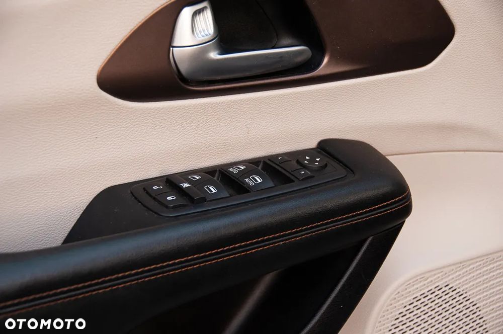 Chrysler Pacifica - 28