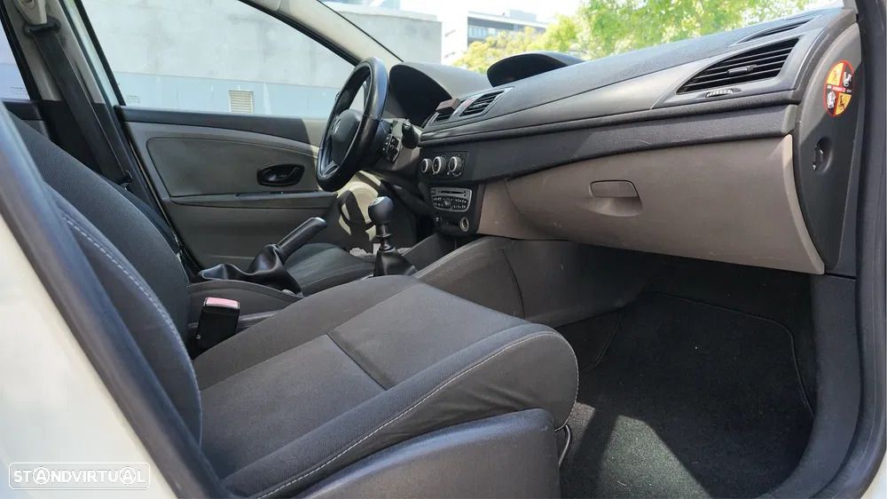 Renault Mégane Sport Tourer 1.5 dCi Dynamique - 12