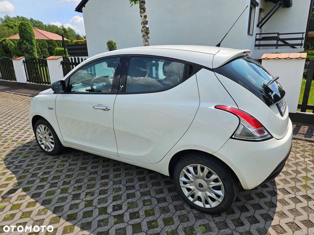 Lancia Ypsilon 1.2 8V Gold - 9