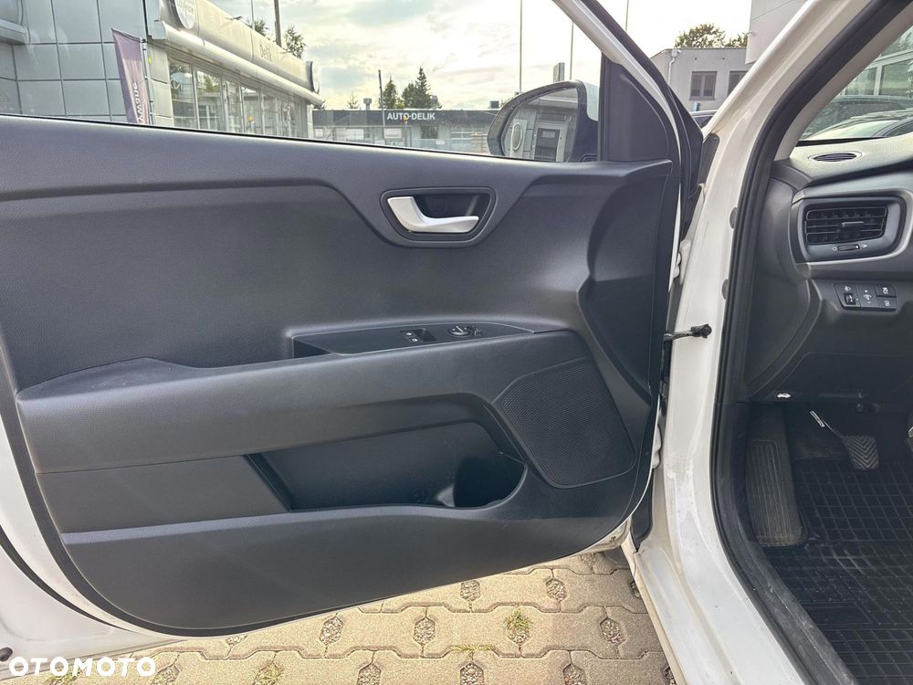 Kia Rio 1.2 M - 11