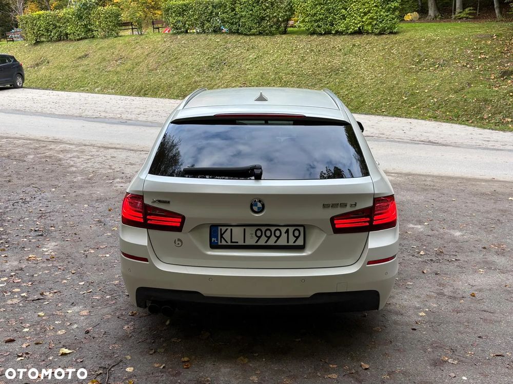 BMW Seria 5 525d xDrive Sport-Aut Luxury Line - 7