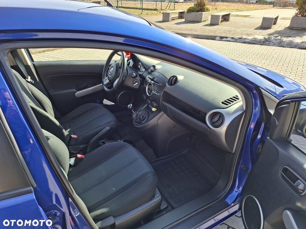 Mazda 2 - 5