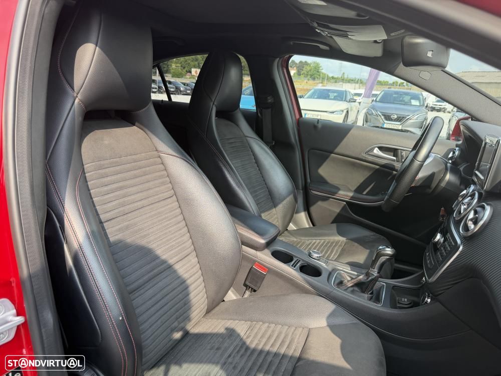 Mercedes-Benz A 180 d AMG Line - 19