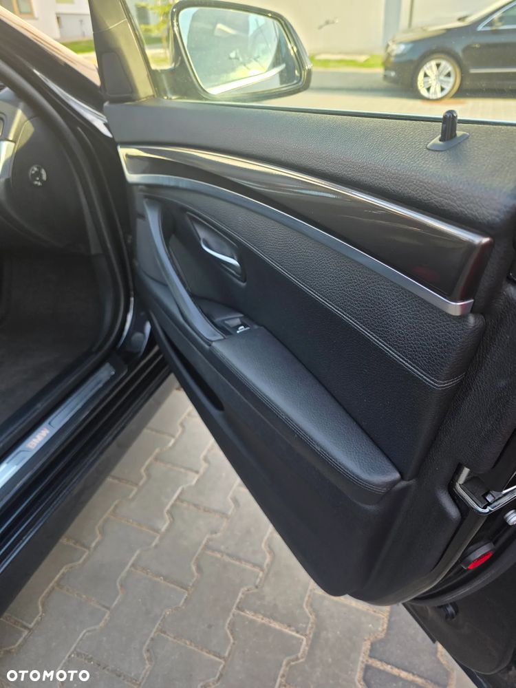 BMW Seria 5 520d Luxury Line - 17
