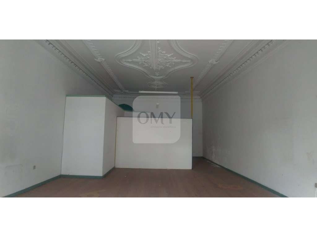 Imóvel Comercial e Habitacional no Centro Histórico de Vila Real - Grande imagem: 3/22