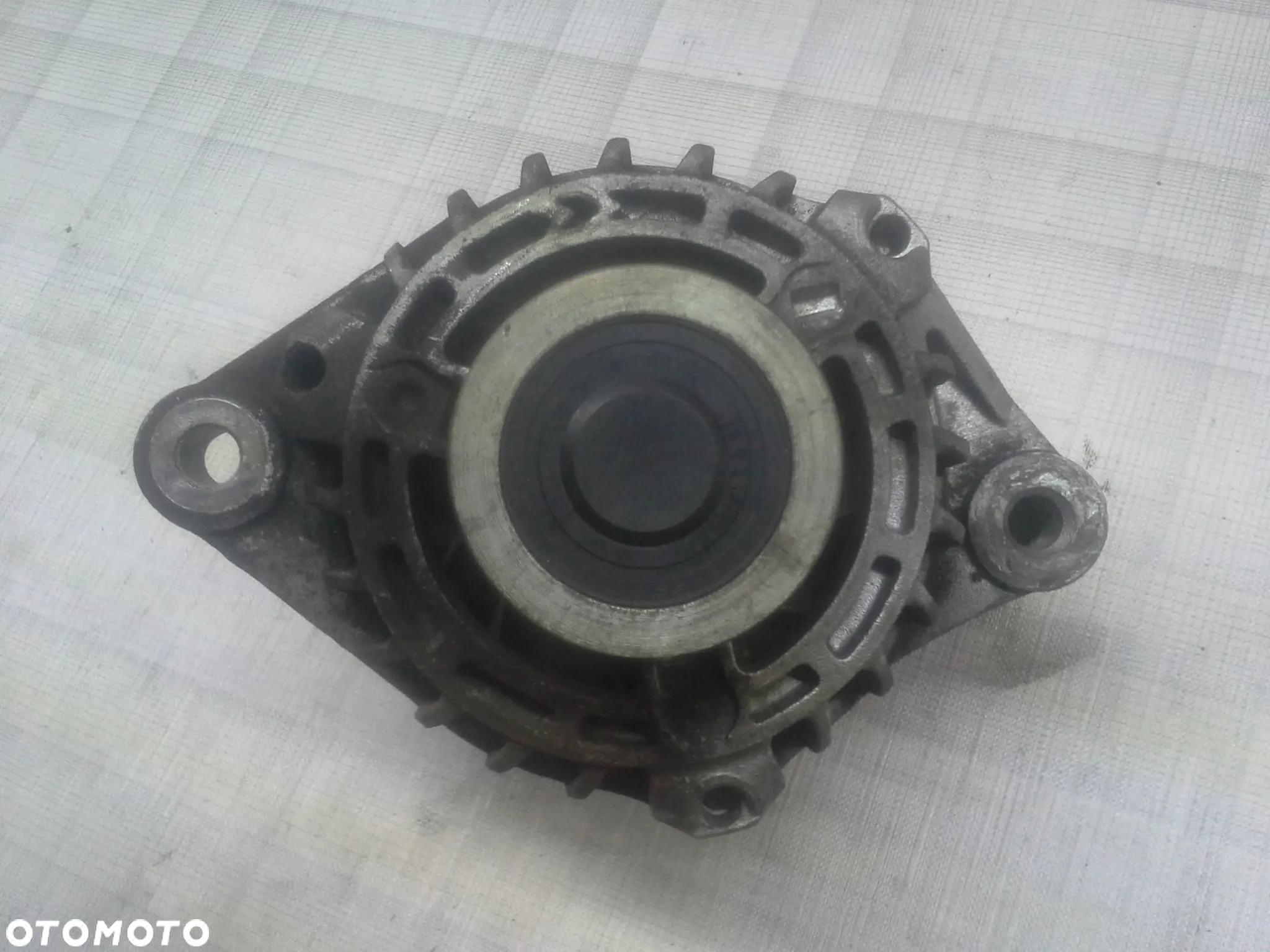 Opel Astra H Vectra C Zafira B 1.9 CDTi alternator Denso 13153236 - 14