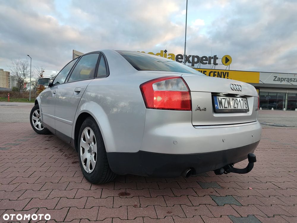 Audi A4 Limousine - 8