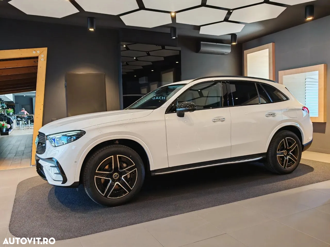 Mercedes-Benz GLC 300 e 4MATIC - 7