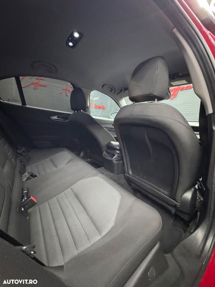 Alfa Romeo Giulia 2.2 JTDM Aut. - 25