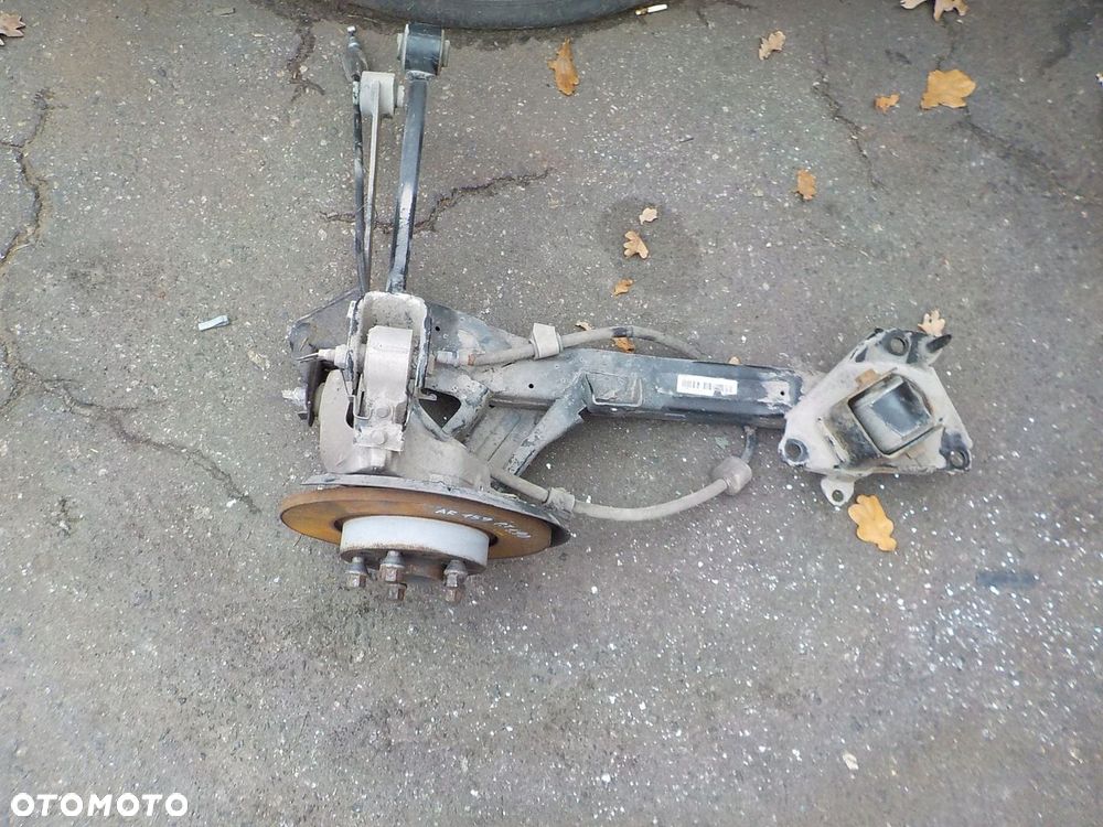 zwrotnica wahacz prawy tył alfa romeo 159 sedan 2009r - 1