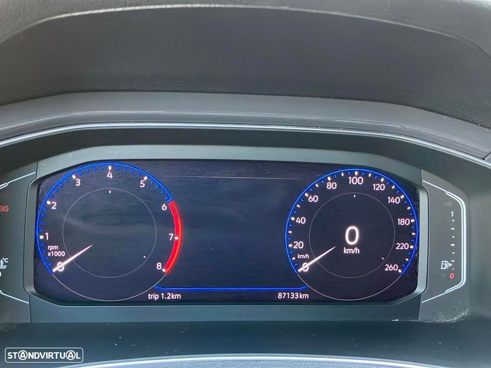 Volkswagen T-Roc 1.5 TSI Sport DSG — fotografia 11