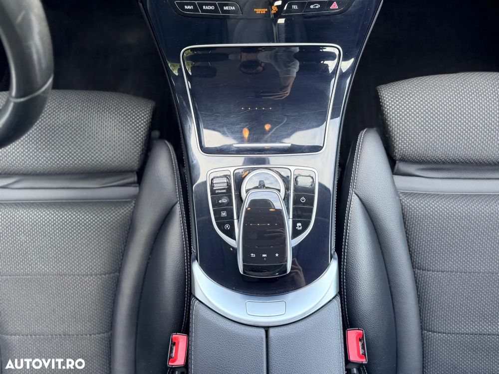 Mercedes-Benz GLC 250 4MATIC 9G-TRONIC AMG Line - 19