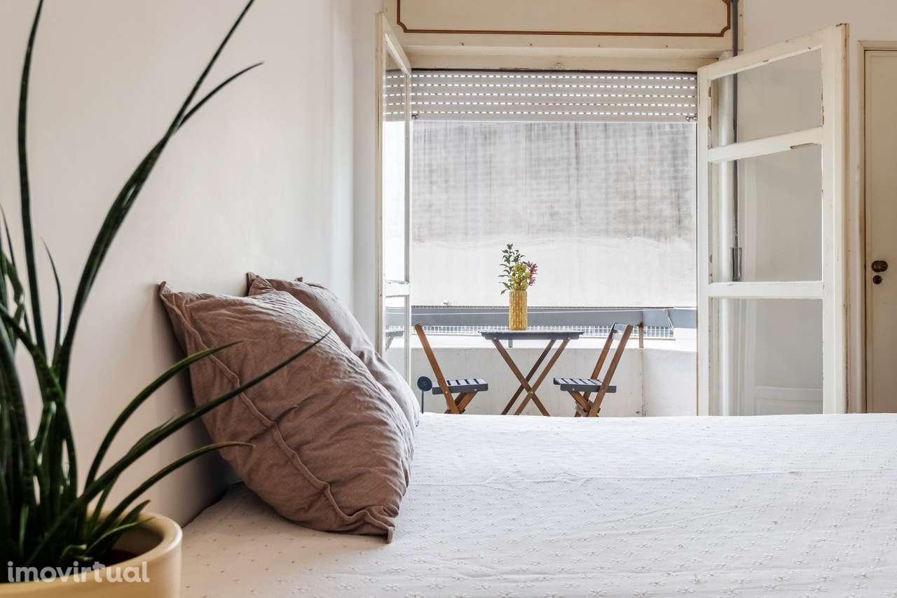 Apartamento T1 em Monte Abraão – Com elevador e Varanda - Grande imagem: 2/25