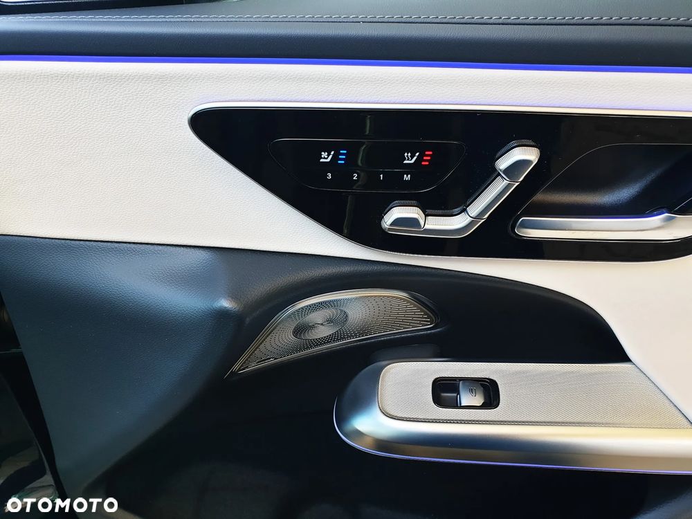 Mercedes-Benz Klasa E - 23