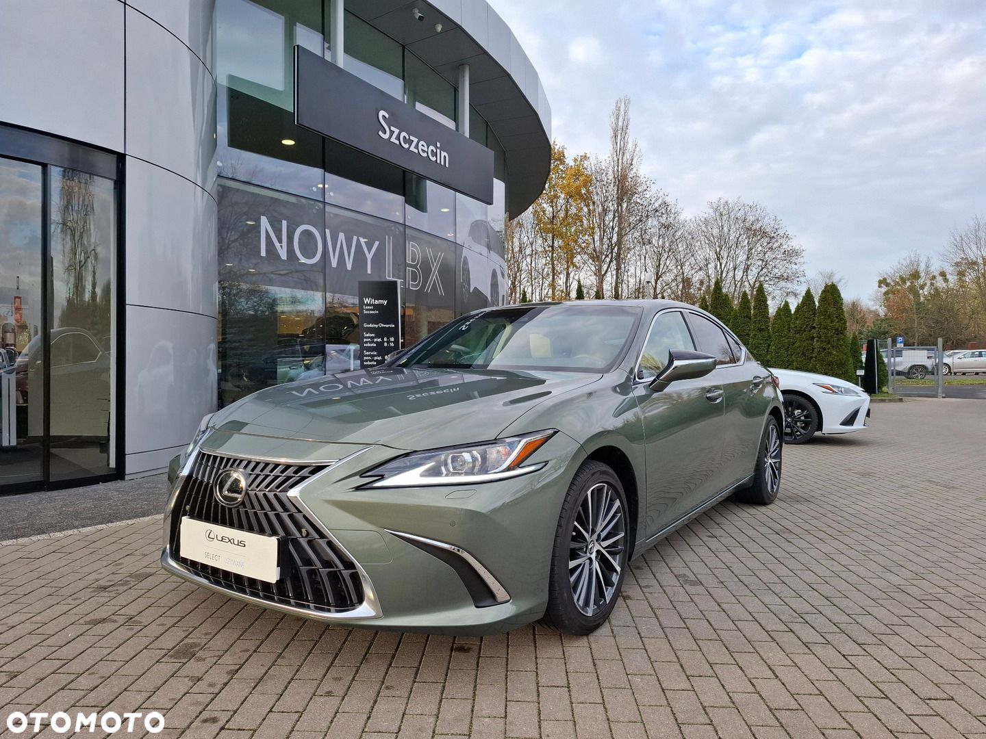 Lexus ES - 1