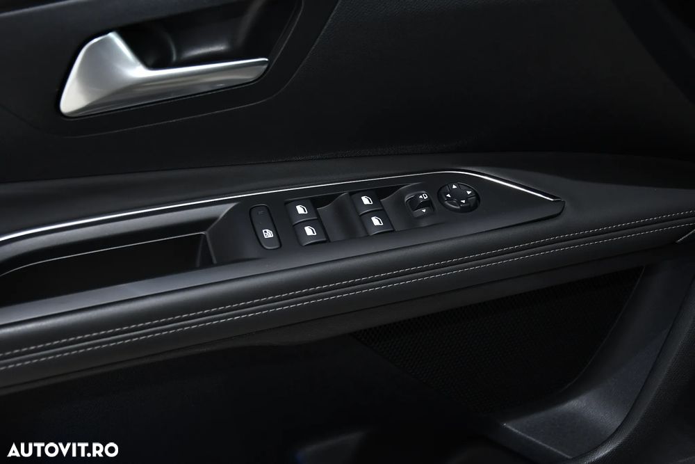 Peugeot 3008 PureTech 130 Stop & Start GPF EAT8 Allure - 23