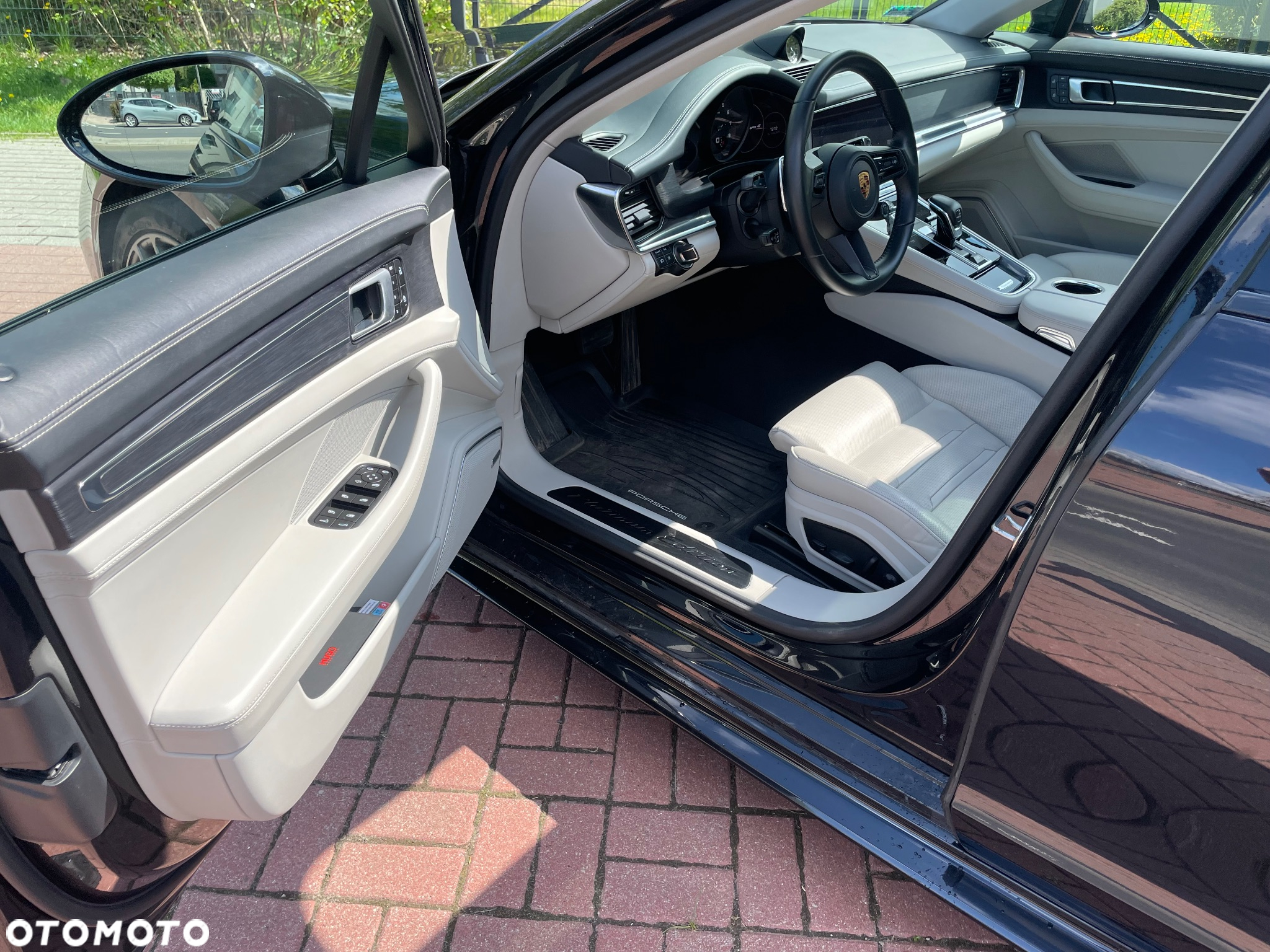 Porsche Panamera 4 Platinum Edition - 22