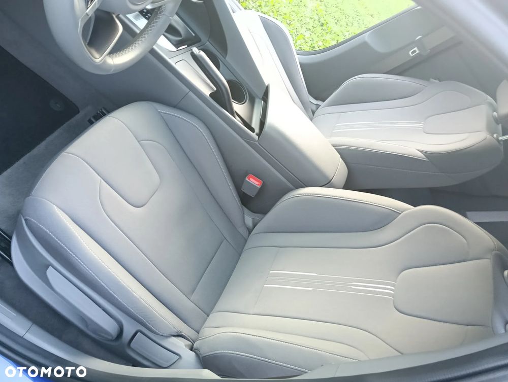 Hyundai Elantra - 12