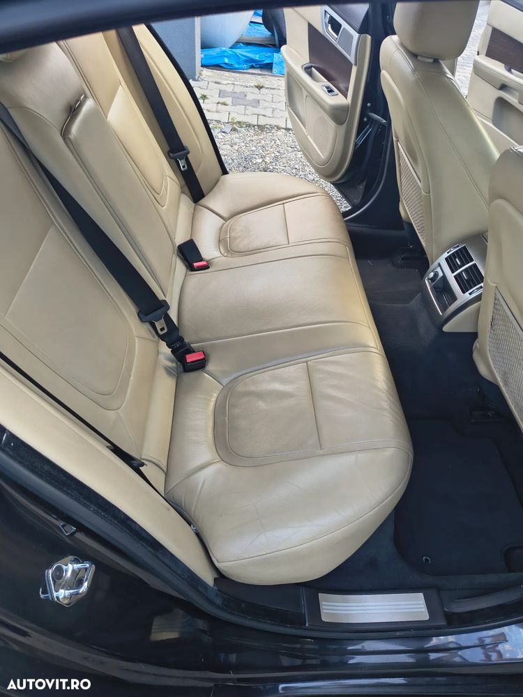 Jaguar XF 2.2D Luxury - 22